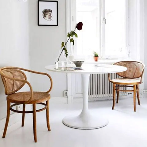 Mesa de Comedor con Base Metálica TULIP - Grande