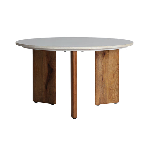 Mesa de centro contemporánea con estructura de madera de mango y sobre blanco de terrazo.