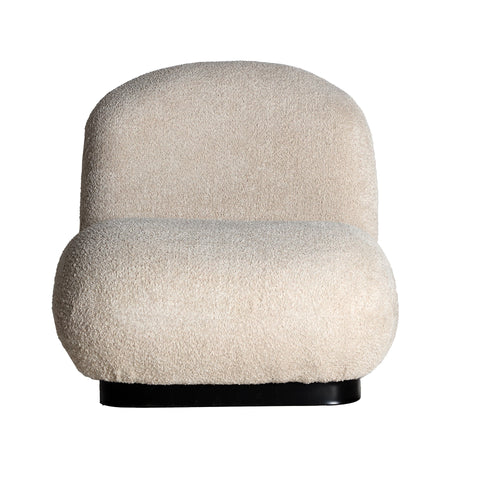 Sillón Lenax tapizado en algodón bouclé con estructura de madera de pino, diseño elegante y confortable para cualquier espacio.