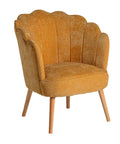 Sillón Dumes tapizado en poliéster con estructura de madera de pino, diseño clásico y confortable para salones y dormitorios.