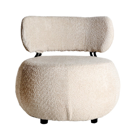 Sillón Valence tapizado en poliéster con estructura de madera de pino, diseño elegante y confortable para cualquier ambiente.