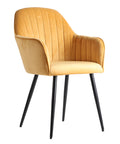 Silla Calci tapizada en chenilla mostaza con estructura de acero y patas regulables, diseño moderno y confortable.